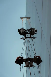 Servicio de rehabilitación de fachadas en Barcelona por Reyes Vertical para comunidades de vecinos.