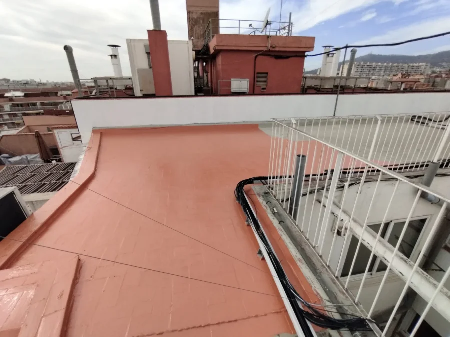 impermeabilización de azoteas y cubiertas en Barcelona para evitar filtraciones
