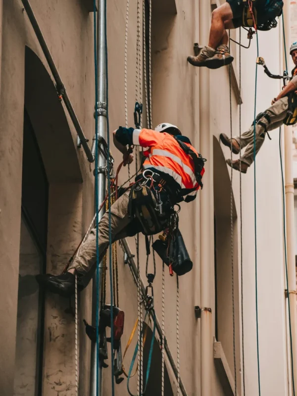 Rehabilitación de fachadas en Barcelona sin andamios.